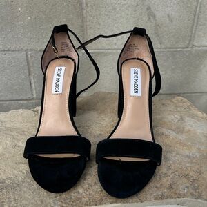 Steve Madden black heeled sandals 
Size 7